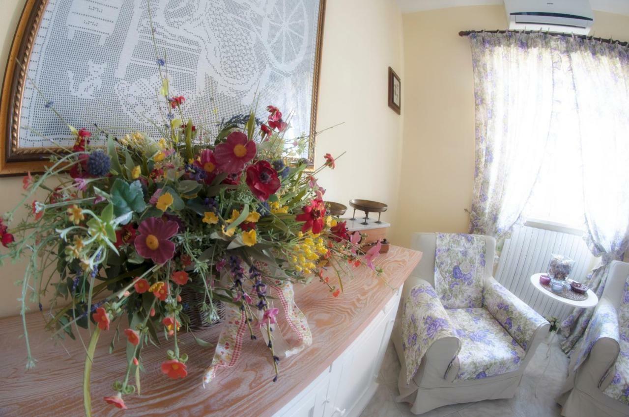 Bed And Breakfast Nonna Loreta Formello Exterior foto